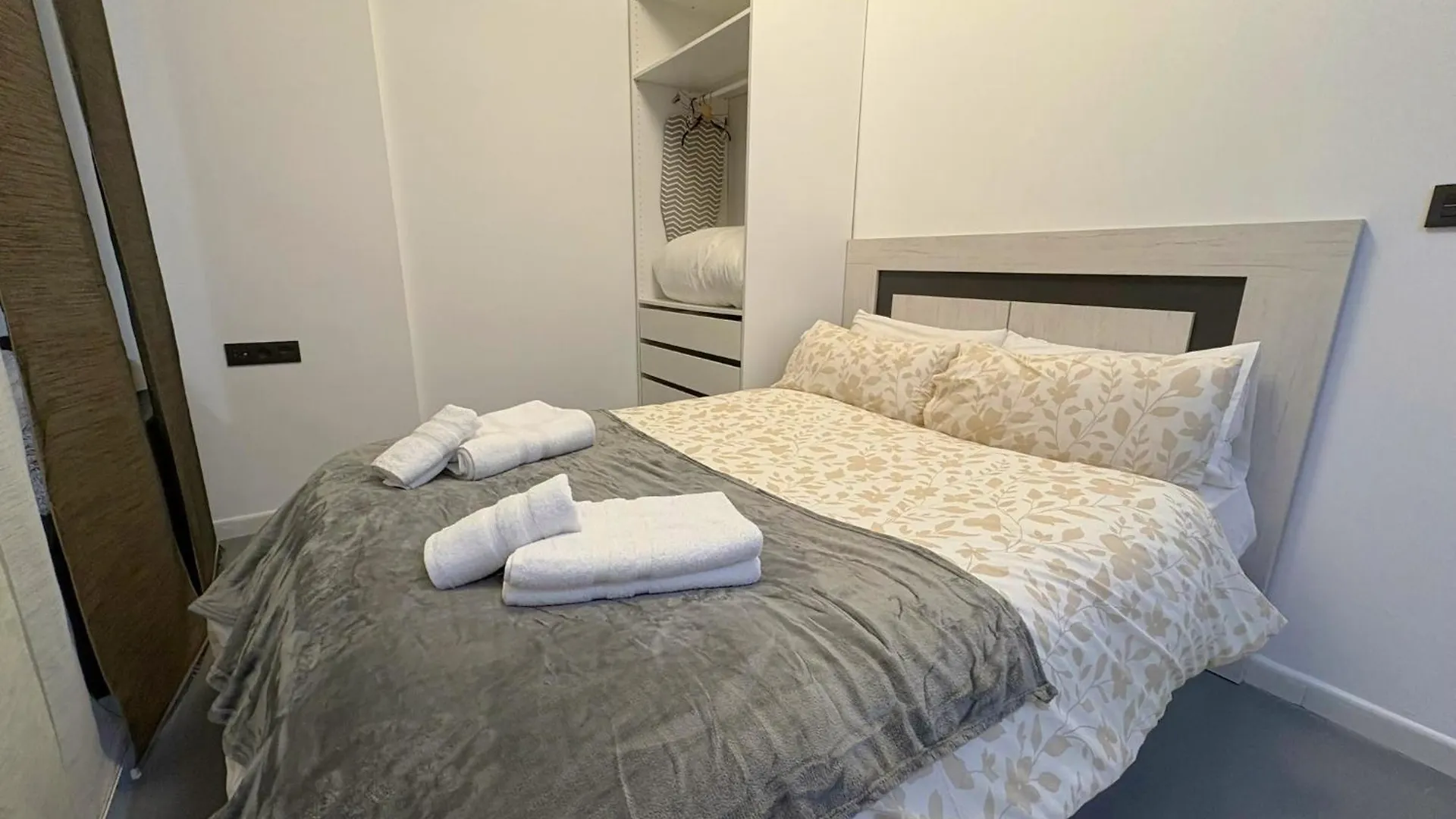 Estudio Debora Vialia A Pasos De La Estacion Malaga Spain