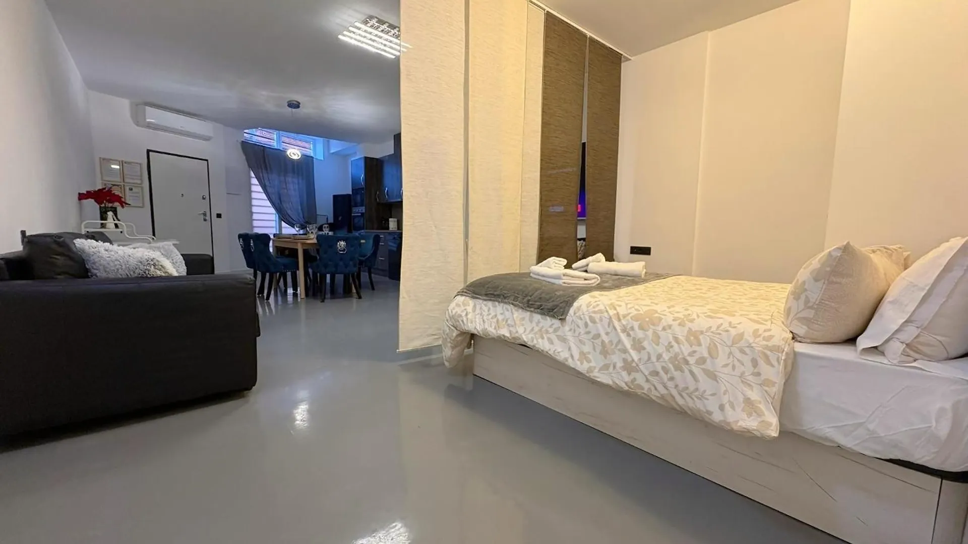 Estudio Debora Vialia A Pasos De La Estacion Malaga 0*,  Spain