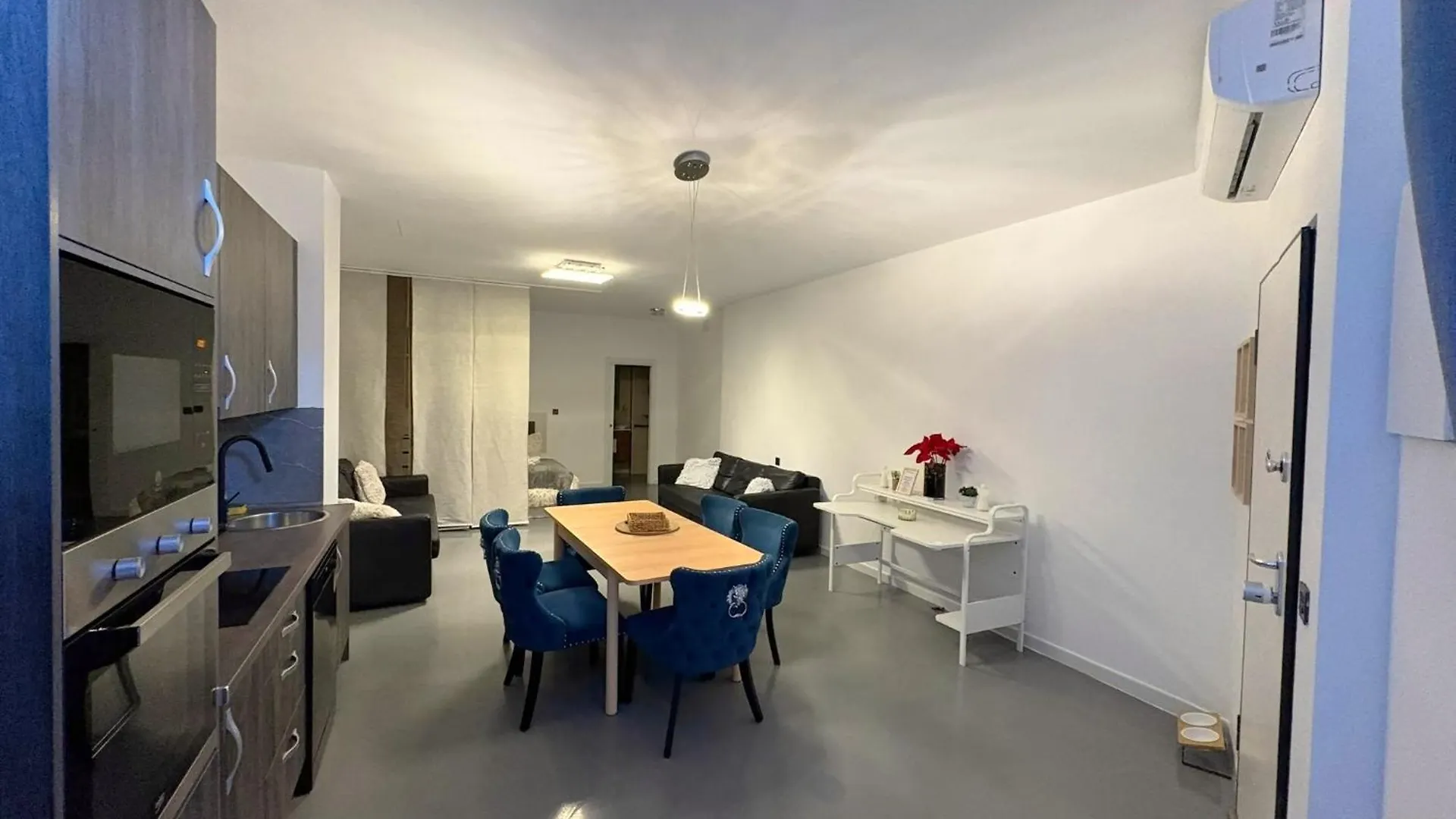 Apartment Estudio Debora Vialia A Pasos De La Estacion Malaga